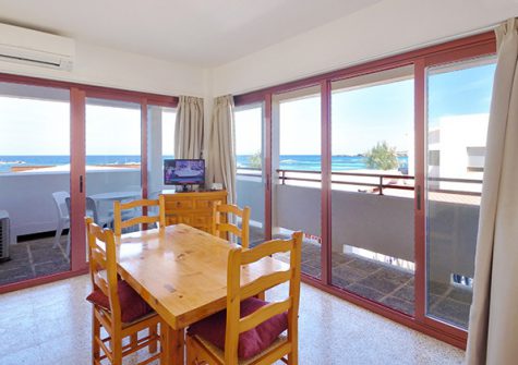 Le Nostre offerte 15 Appartamenti Limpa (Trilocale Fronte mare) – Lungomare Es Pujols
